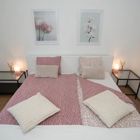 Apartment Luxury Res - With Parking *