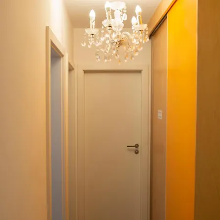 Luxury Res - With Parking Apartment