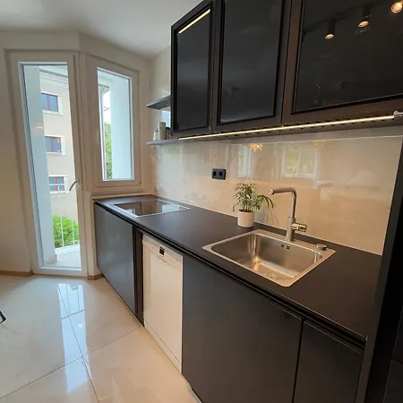 Luxury Res - With Parking לובליאנה